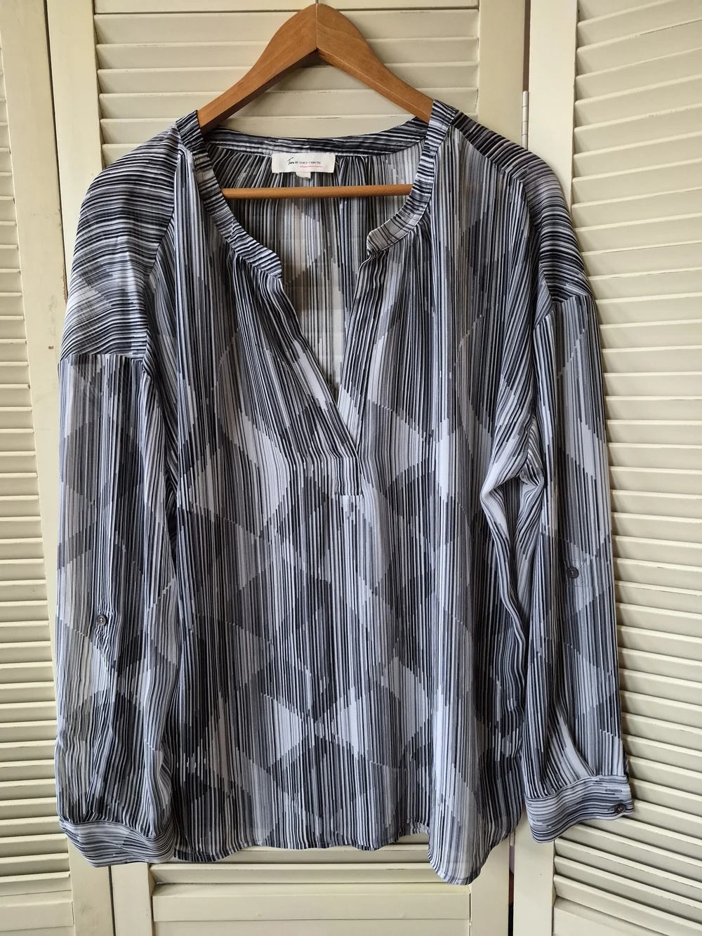 Two By Vince Camuto Sheer Gray Blouse Size Large